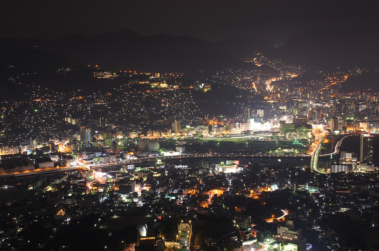 稲佐山から眺める長崎の夜景